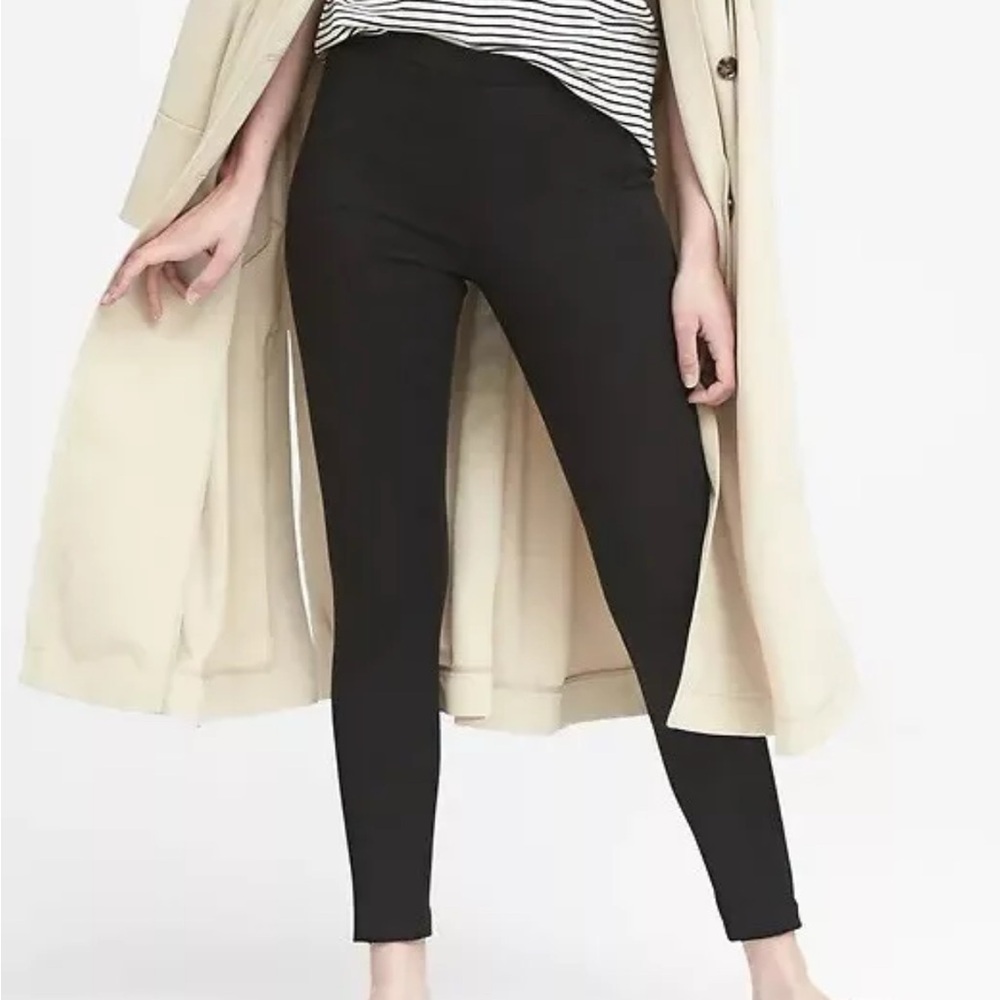 Banana Republic Black Leggings Stretchy Minimalist Design